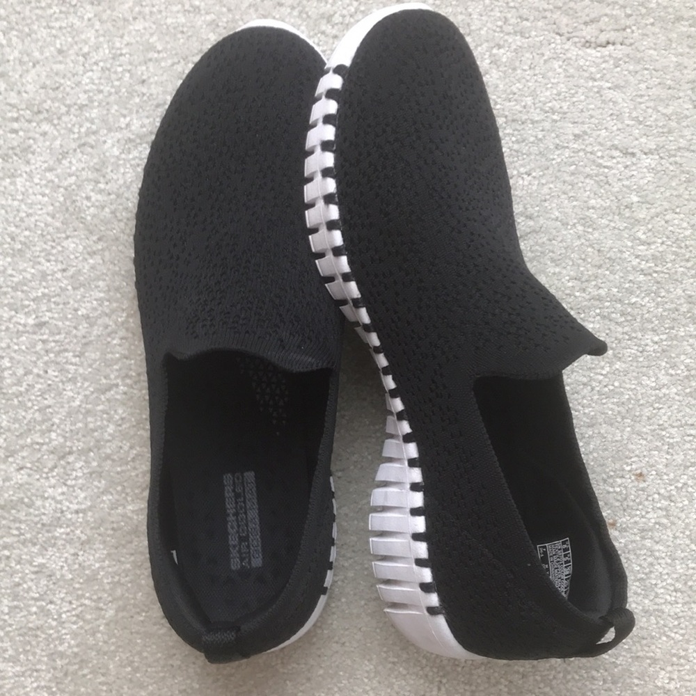 Skechers slip on black sneakers